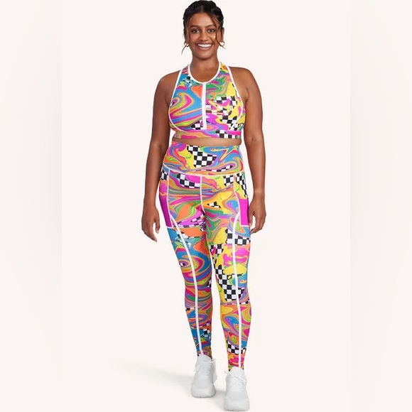 Brittany Allen x Peloton Printed Cargo Leggings - Picture 9 of 9